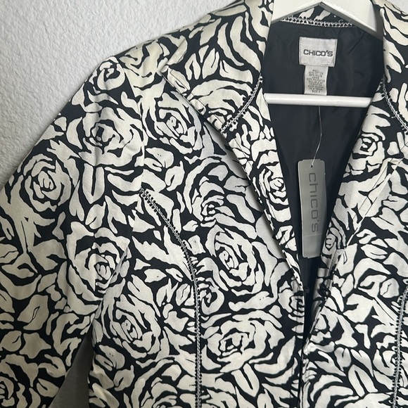 Chico’s Contrast Fleur Elanore Jacket White Black Floral Womens Size 1 NWT - Picture 3 of 12